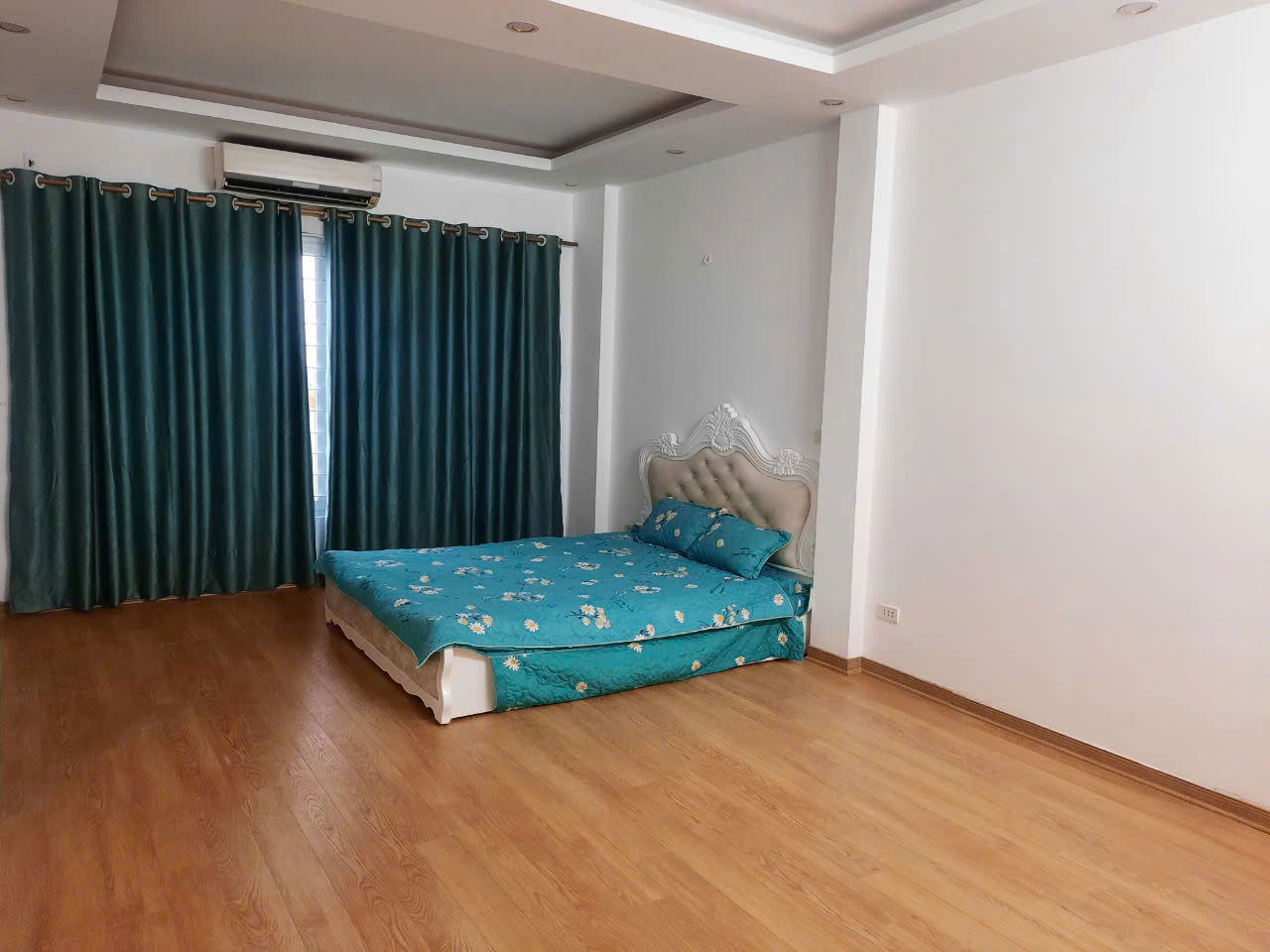 Bán Nhà Định Công Thượng. Hoàng Mai. DT 40m2. MT 4m. 5 Tầng. Giá 6,78 Tỷ.