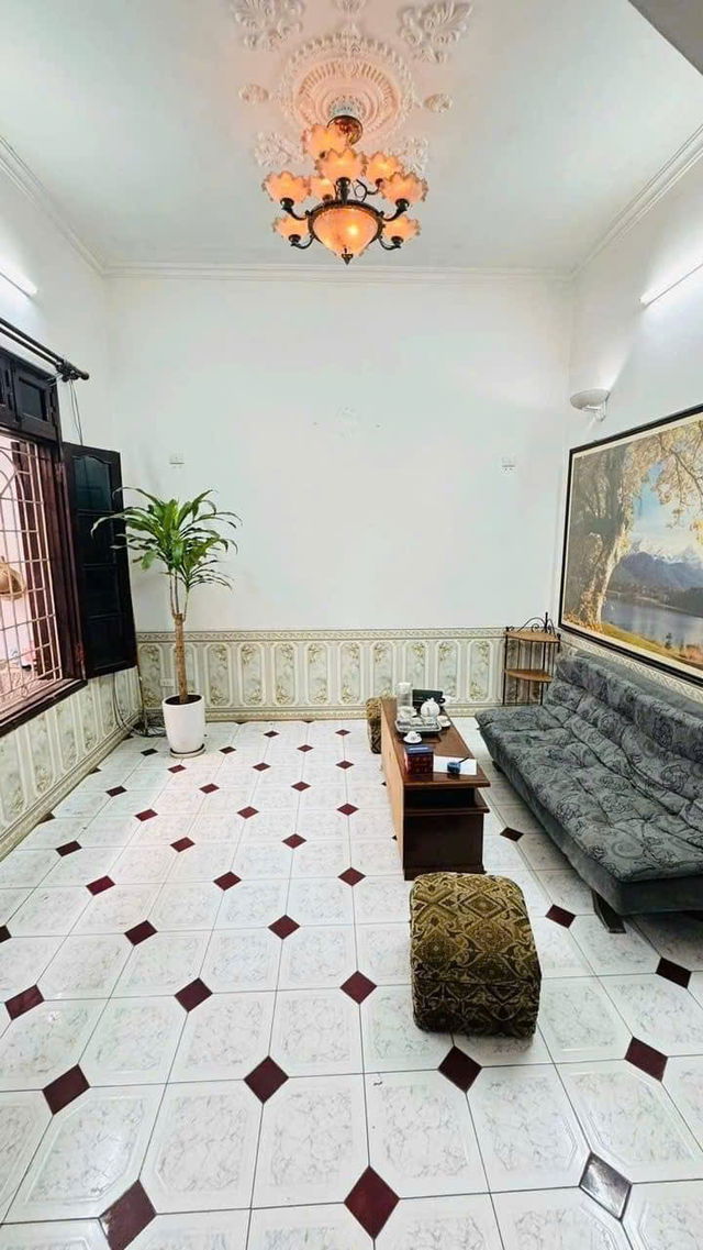 Bán Nhà Phố Khương Đình 102 m2 x 4 tầng MT 6 m Ô Tô Đỗ Cổng 12 Tỷ Quận Thanh Xuân