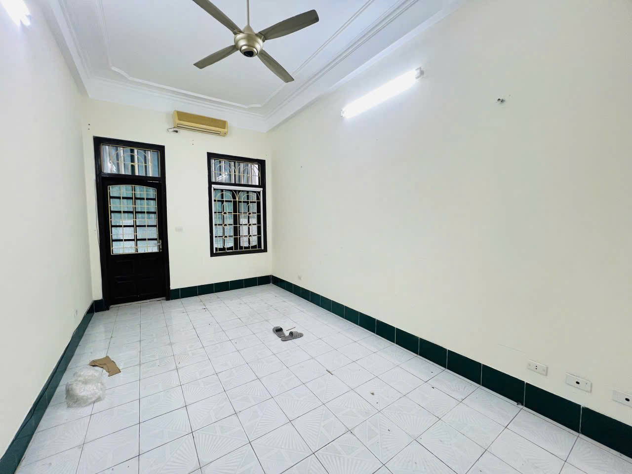 Bán NR siêu đẹp 4 Tầng, 60m2 tại Ao Sen, Mỗ Lao, Hà Đông, 12,3 tỷ, 2 thoáng, oto tránh