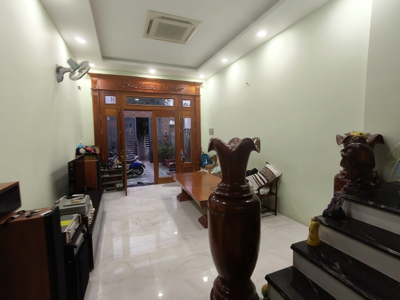 Bán nhà mặt phố Hiệp Bình Chánh, Thủ Đức, 92m2, 7.9 tỷ, 3 tầng ```