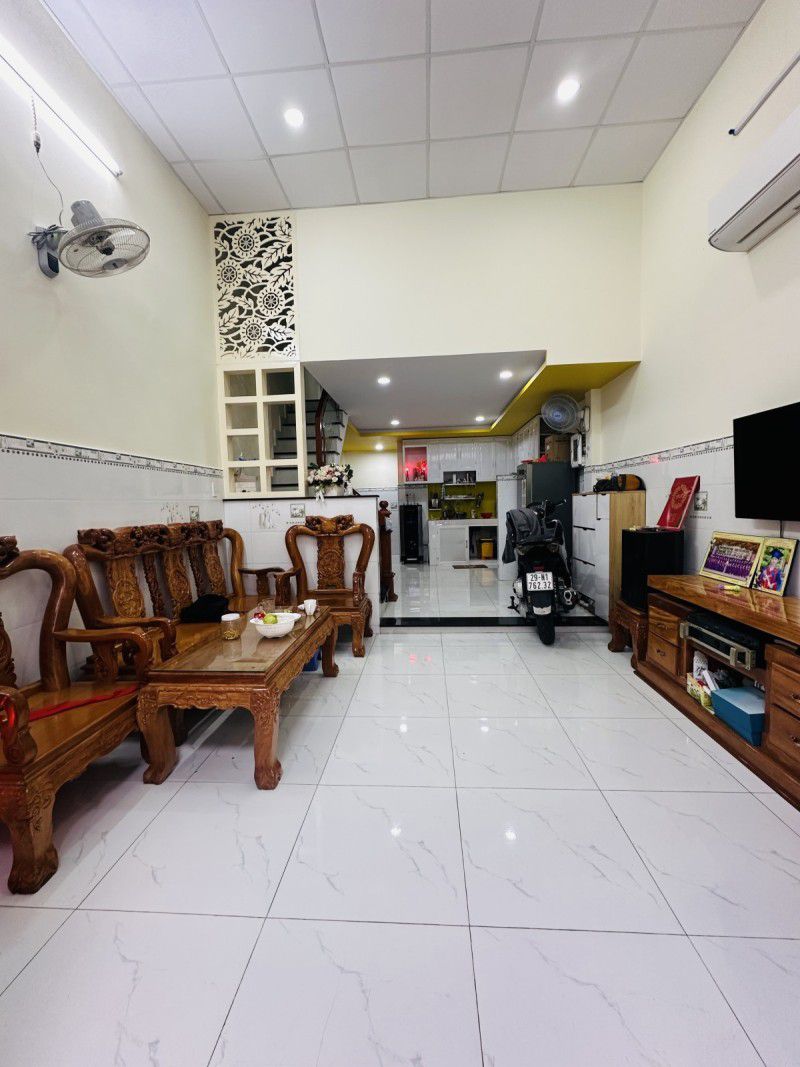 ÔTÔ GẦN AEON TÂN PHÚ, NHÀ MỚI ĐẸP Ở NGAY, GẦN 50M2 NGANG HƠN 4M, 2 TẦNG KIÊN CỐ 2PN, NỞ HẬU HOÀN CÔNG ĐỦ, CHỈ 4.X TỶ