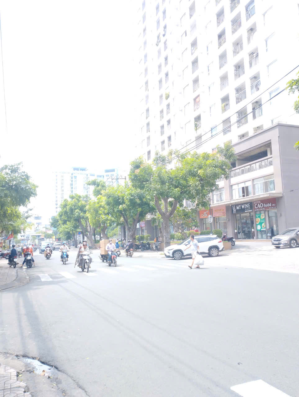 Hiếm Views Tô Hiệu - Hòa Bình 52m2 - 5 tầng mới - HXH 6m THông