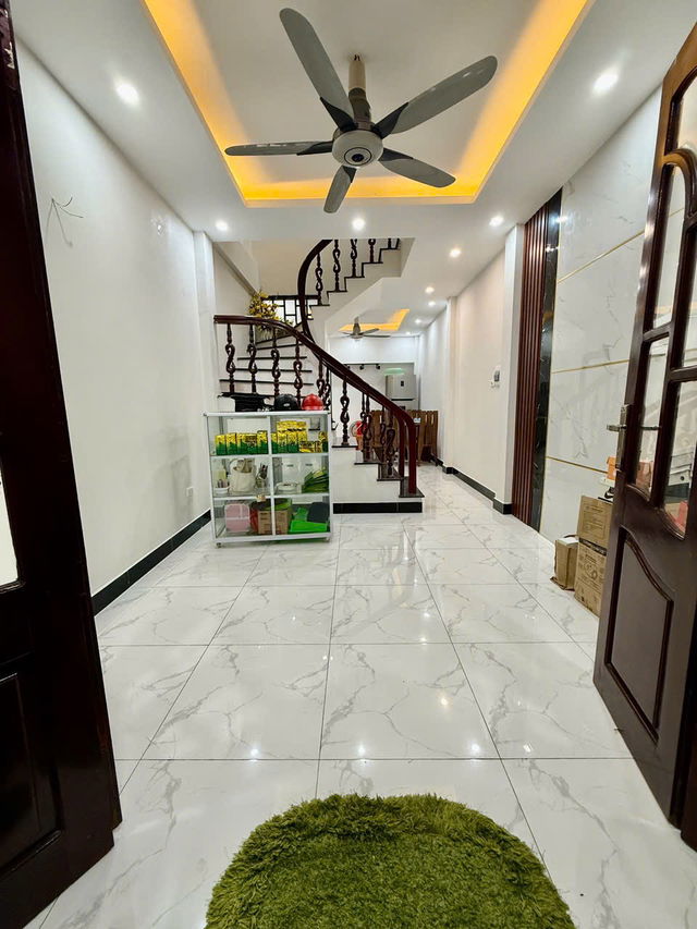 Bán nhà ngõ 6 Nguyễn Khánh Toàn, Cầu Giấy, 45m2, ô tô 30m, 2 thoáng, ngõ thông, 10 tỷ