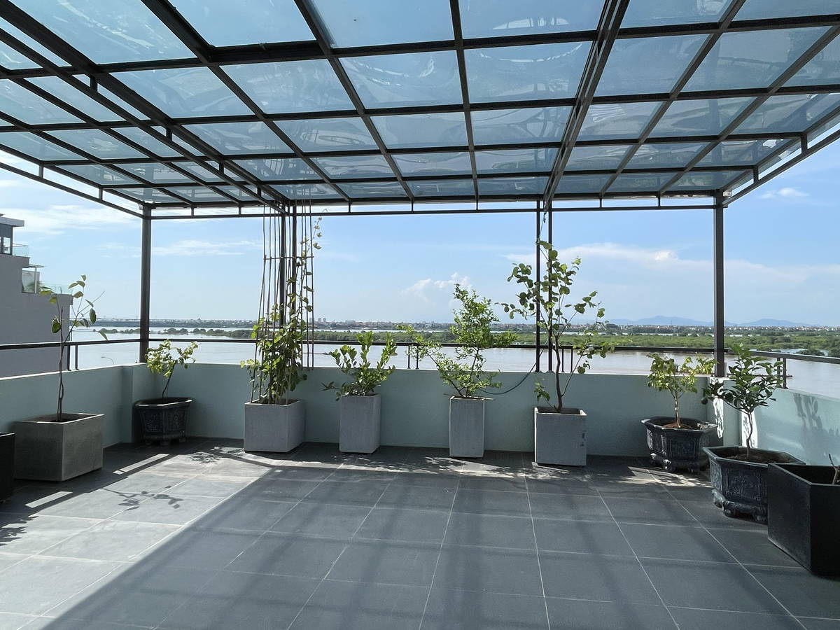 Bán nhà ngõ 319 đường An Dương Vương, Phú Thượng, trung tâm Tây Hồ, DT :95m2, mặt tiền lý tưởng 5,5m. Thuê, ở, dòng tiền. Hàng xóm Ciputra