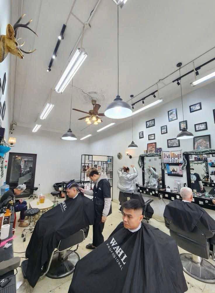 CẦN SANG NHƯỢNG GẤP CỬA HÀNG TÓC FULL ĐỒ - MẶT PHỐ MINH KHAI, HAI BÀ TRƯNG, HÀ NỘI