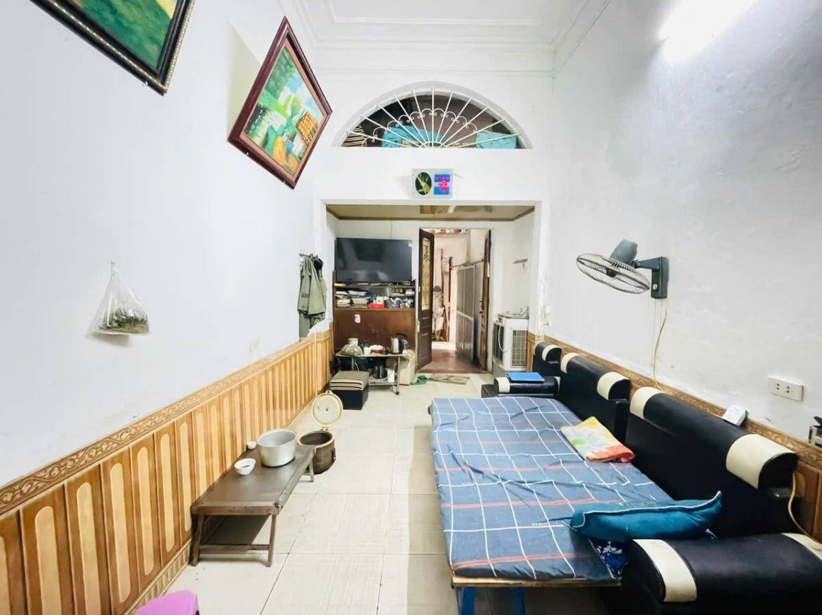 Bán Nhà Minh Khai. Hai Bà Trưng. DT 37m2. MT 4m. 3 Tầng. Giá 5,45 Tỷ.