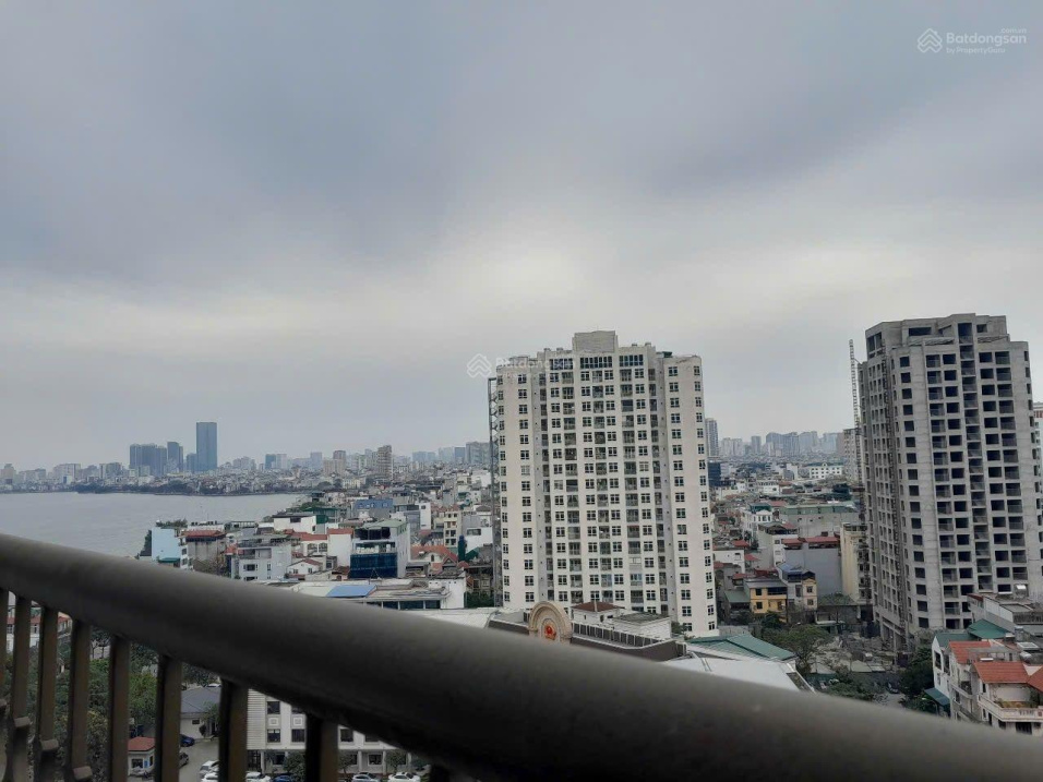 Căn hộ chung cư El Dorado view Hồ Tây, 1 khách, 1 ngủ, full nội thất, diện tích 50m2. Giá thuê 12tr