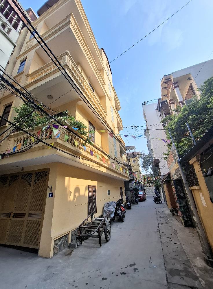 Bán nhà phố Nguyễn Văn Huyên, Dịch Vọng, Cầu Giấy,50m2, 14 tỷ, ôtô 4 chỗ, ngõ thông, kinh doanh nhỏ