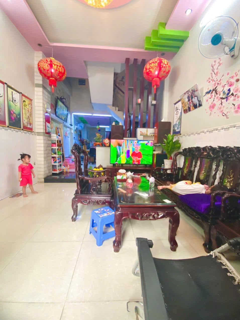HÀNG THƠM 4 TẦNG NGON BỔ RẺ + Đc: 111// Phạm Văn Chiêu, P.14 Gò Vấp + DT: 4x15m, CN:59m2, DTSD: 164m2 + Kết Cấu: 4 Tầng, 4PN, 4WC