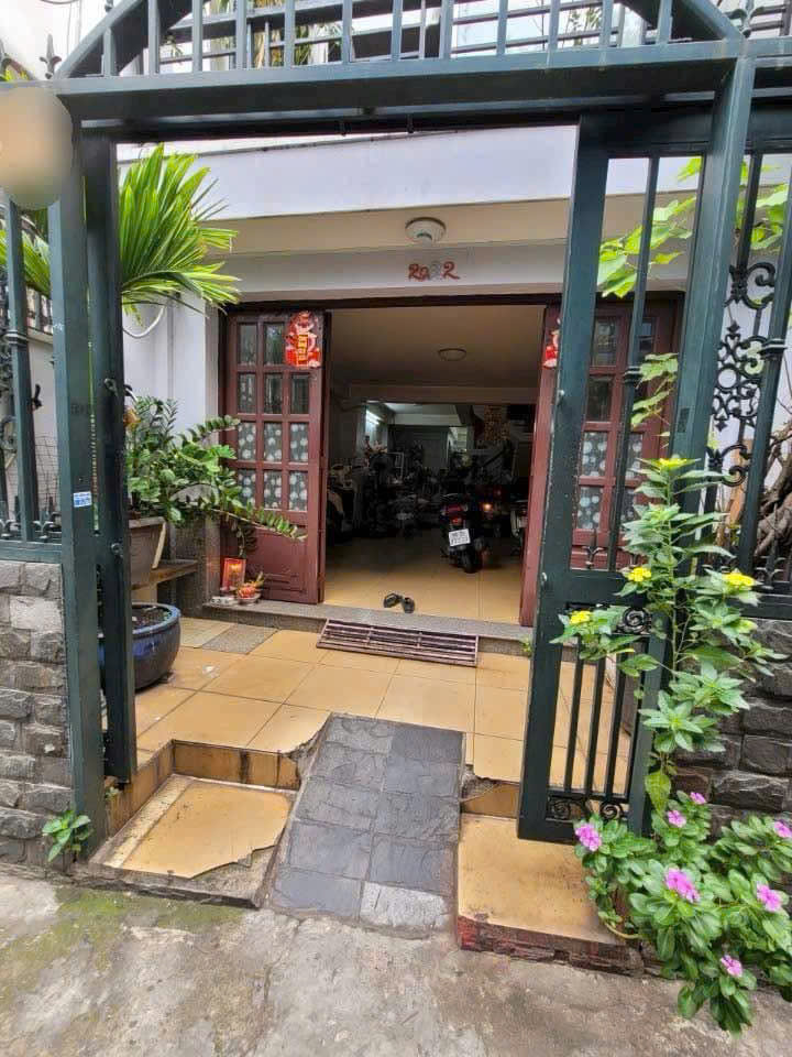 7,5 TỶ -CHINH CHỦ - DT 48M2 , 5 TẦNG ĐÚC VỚI 5 PN , 4WC- CÔ GIANG(PHAN ĐÌNH PHÙNG)-PN ,TP.HCM