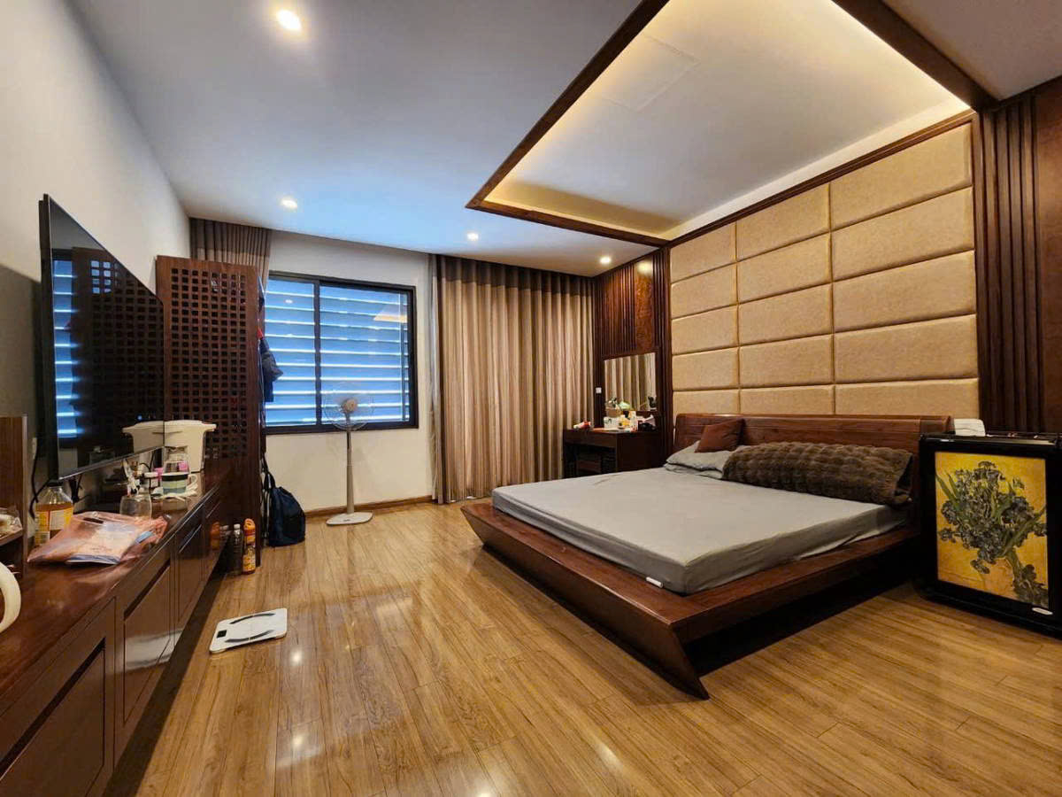 Bán Nhà Phân Lô Hoàng Cầu 53m² – Vỉa Hè, Ô Tô, 5 Tầng – Gần Hồ – Chỉ 22 Tỷ