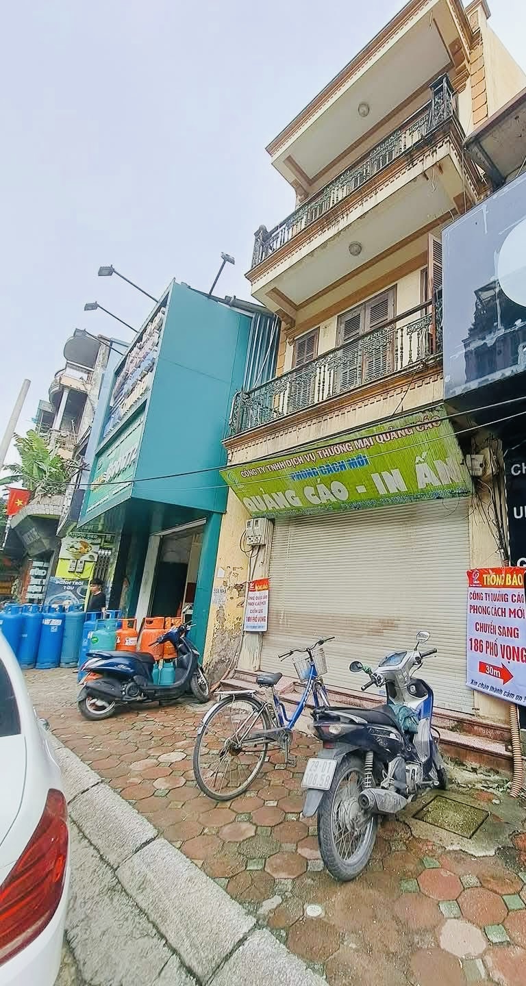 Bán nhà đất 112m2 3 Tầng Mặt tiền 5m2- 26.5tỷ- Kinh Doanh víp-ô tô tránh- vỉa hè nhỏ, kinh doanh sầm uất