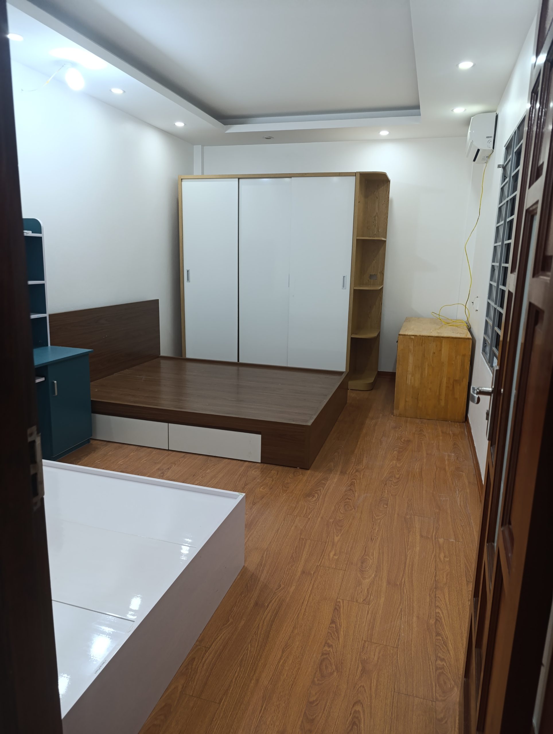 BÁN NHÀ TỔ 5 YÊN NGHĨA HÀ ĐÔNG , CẠNH BẾN XE YÊN NGHĨA 31m2 x 5T, MT 4m, 4.85 TỶ