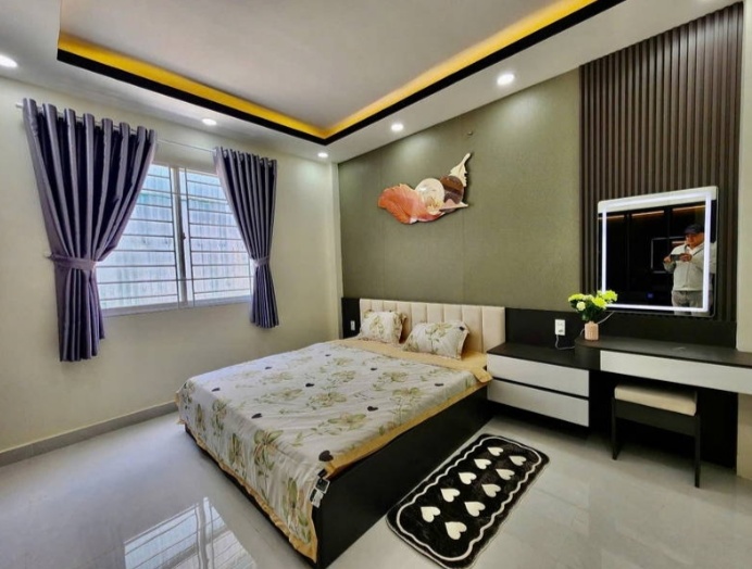 Nhà đường Nguyễn văn Quỳ.P.Phú Thuận.Q.7. Giá 7,6 tỷ.