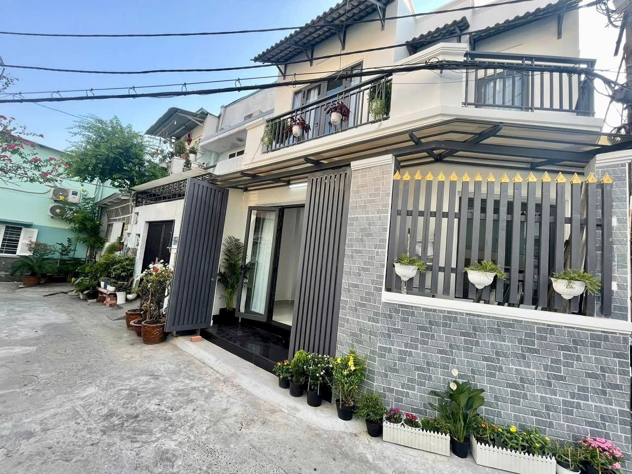 NHÀ XINH BÌNH THẠNH -PHƯỜNG 12 - NGÔ ĐỨC KẾ-HẺM XE HƠI - 2 TẦNG -4 PHÒNG NGỦ LỚN - 8.2 TỶ