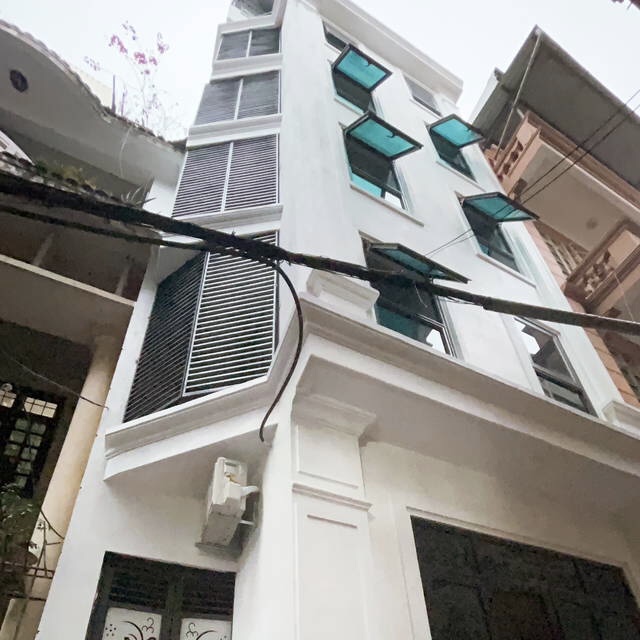 Tòa CCMN Ba Đình - Doanh Thu 1 Tỷ/Năm Diện tích: 75m² - 7 tầng Thang máy - 18 phòng full khách Dòng tiền khủng ~1 tỷ/năm Giá: 20 tỷ