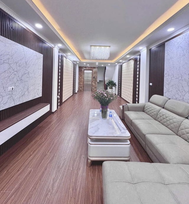 Bán nhà Đào Tấn Ba Đình, 51m 7 tầng Thang Máy 16.8 tỷ có thương lượng, nhà mới kính kooog xem là thích. Liên hệ - 0978900664