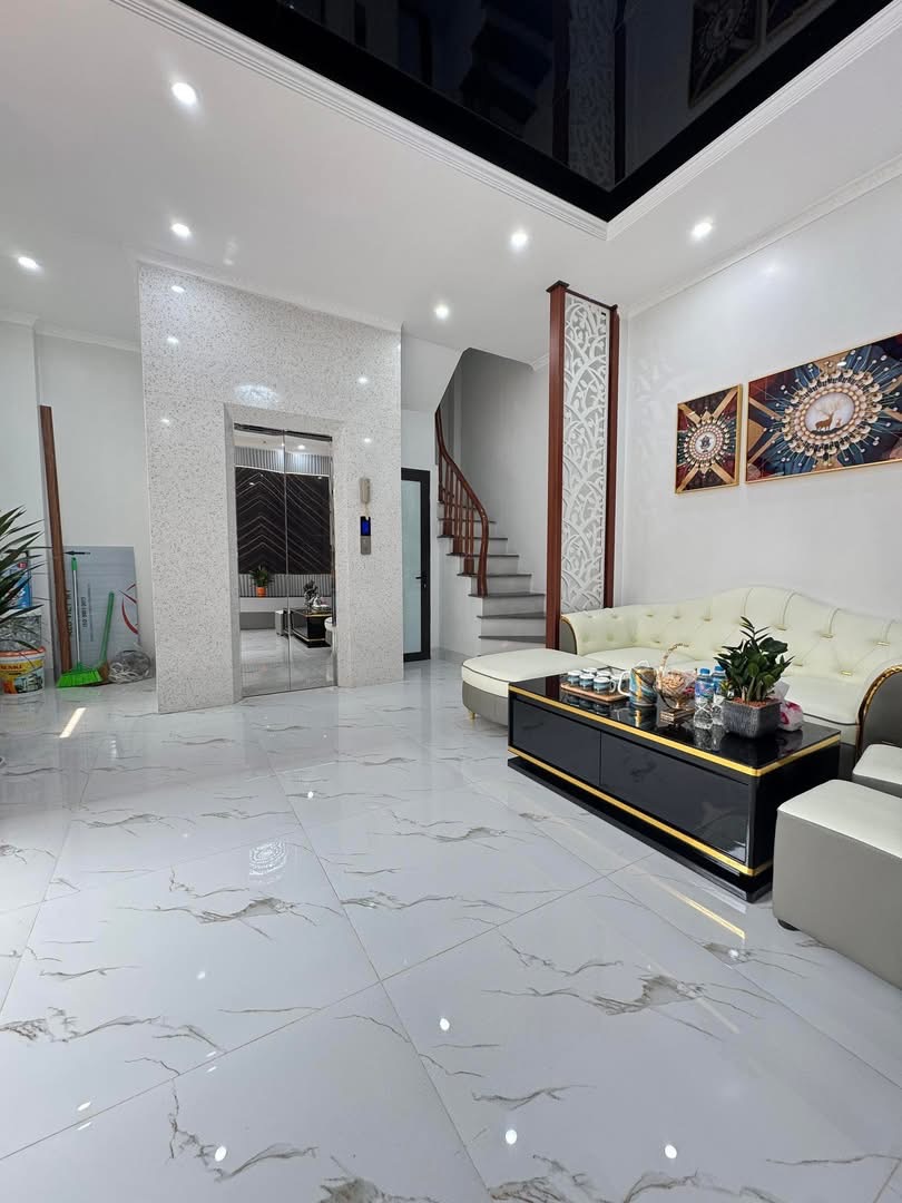 BÁN NHÀ 6 TẦNG GẦN PHỐ,THANG MÁY XỊN LÔ GÓC 2 THOÁNG, NỘI THẤT SIÊU SANG