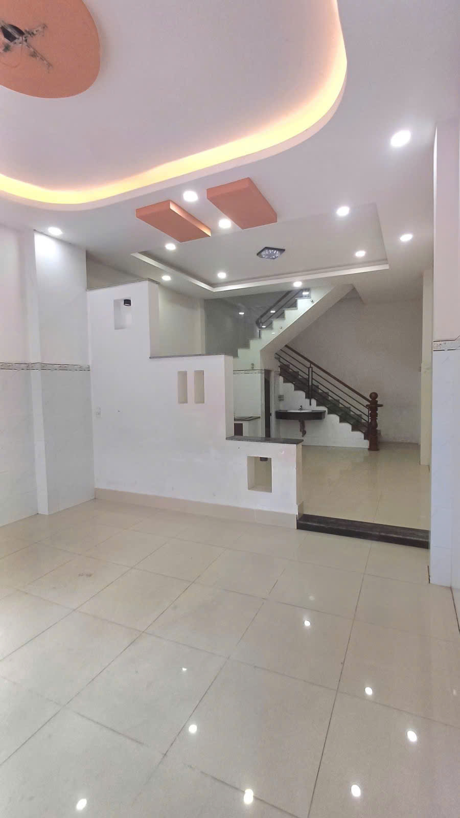 Nhà đẹp 4 tầng Ngã Bình Phước – Hoàn công chuẩn – Giá chỉ 5.1 tỷ