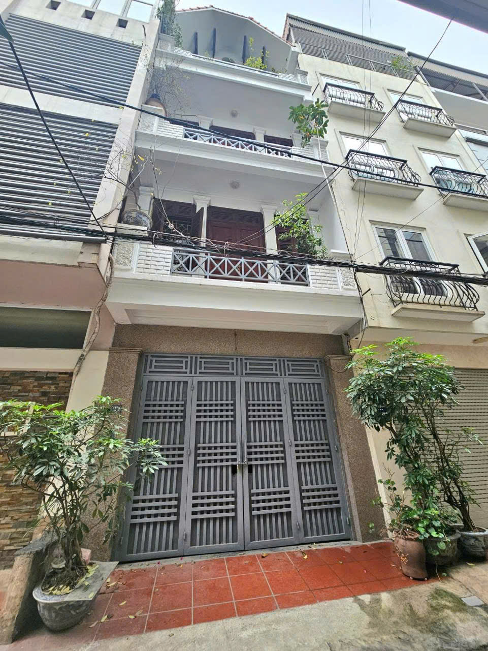 PHÂN LÔ CẦU GIẤY 50M – 5 TẦNG – MT 4.3M – KINH DOANH – Ô TÔ CÁCH NHÀ 10M – 13 TỶ 800