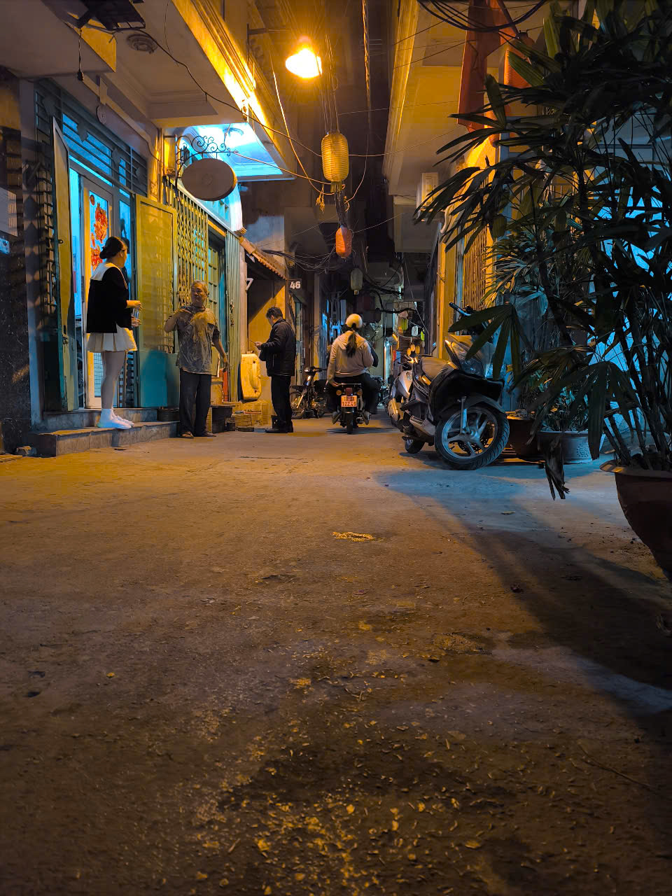 Cần Tiền Bán Gấp! Nhà Tây Sơn - Đống Đa, DT42m2, 5Tầng, Ôtô Đỗ Cửa, Giá Nhỉnh 9tỷ