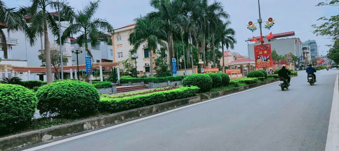 Bán nhà ,diện tích 46m2,4 tầng,gác lửng,cách ô tô 15m,Thị trấn Trạm Trôi,Hoài Đức