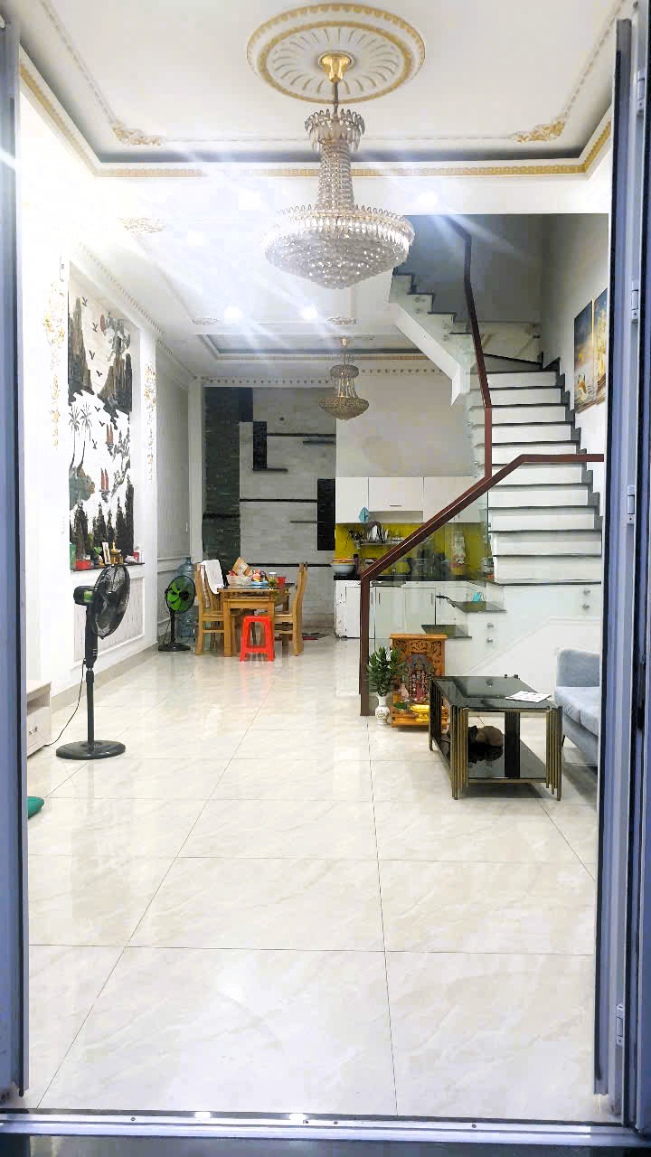 Cho thuê nhà 1 trệt 2 lầu 1 tum đường ô tô Hiệp Bình Chánh, 17tr/th