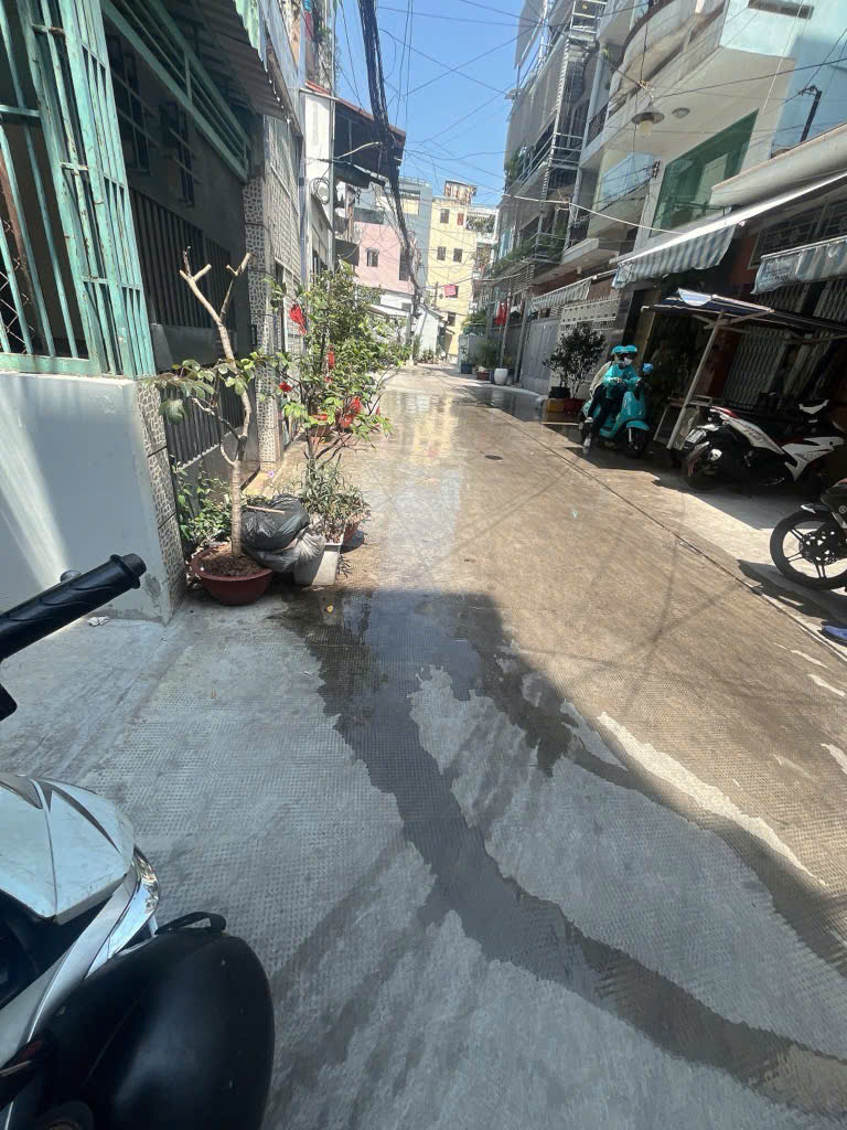 Bán nhà quận 10, đường Ba Tháng Hai, cấp 4, hẻm 3.5m, 62m2, 7.8 tỷ