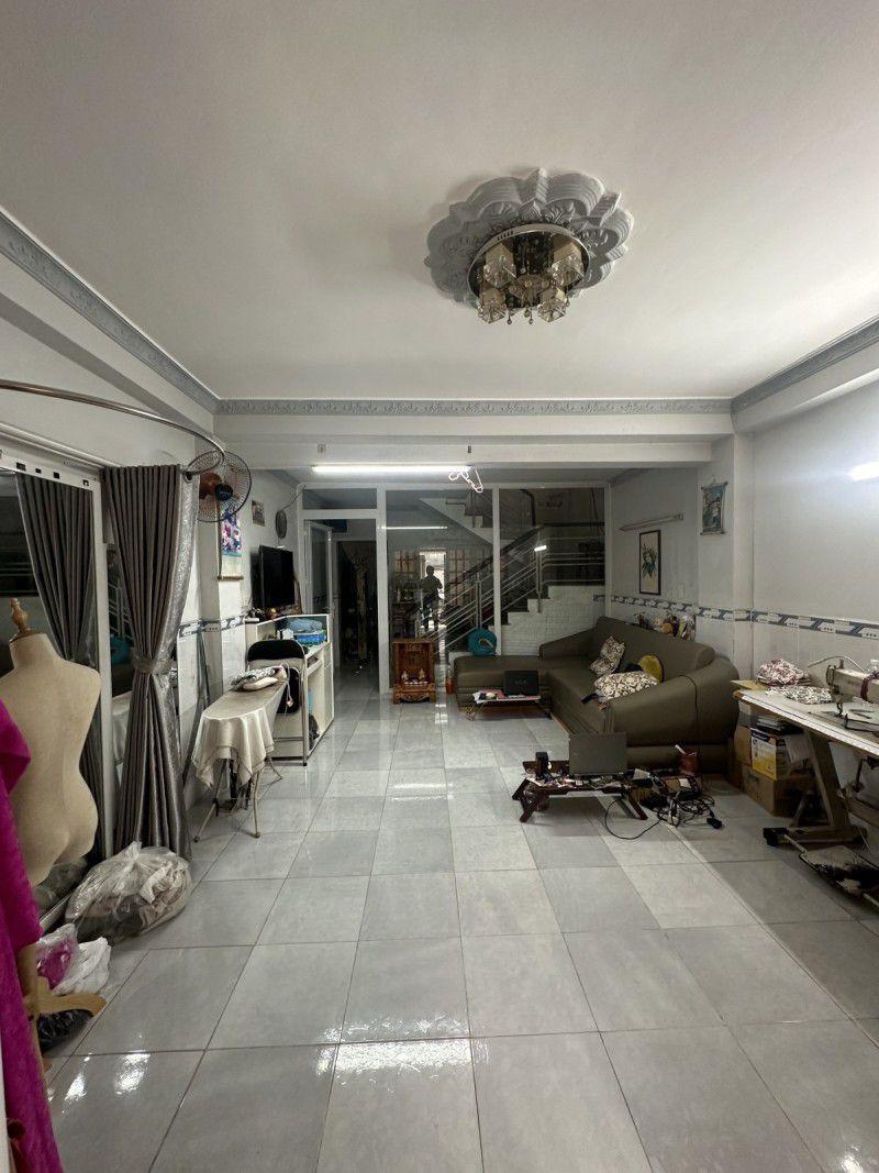 GIÁP THỦ ĐỨC VÀ GÒ VẤP - HẺM 6M - KINH DOANH NGON - 2 TẦNG MỚI DỌN VÀO Ở NGAY - CÓ PN TẦNG TRỆT - CHỈ 4.x TỶ