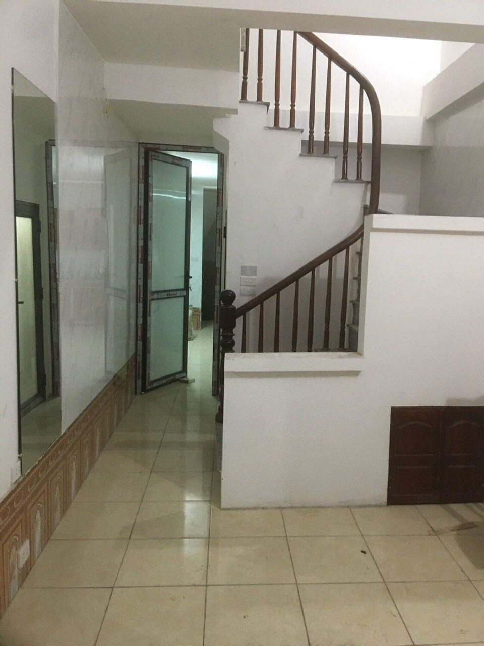 Cho thuê nhà LÀM VP, KD nhỏ, ở GĐ, nhóm 6 người 129 Nguyễn Trãi, 45m2 x 2 tầng, 9.5 Tr
