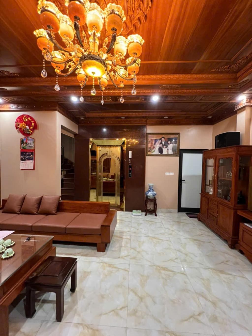 Bán Biệt thự vườn phố Ngô Thì Nhậm, Hà Đông DT200m 5T Thang máy, Ô tô tránh, HƠN 17 TỶ