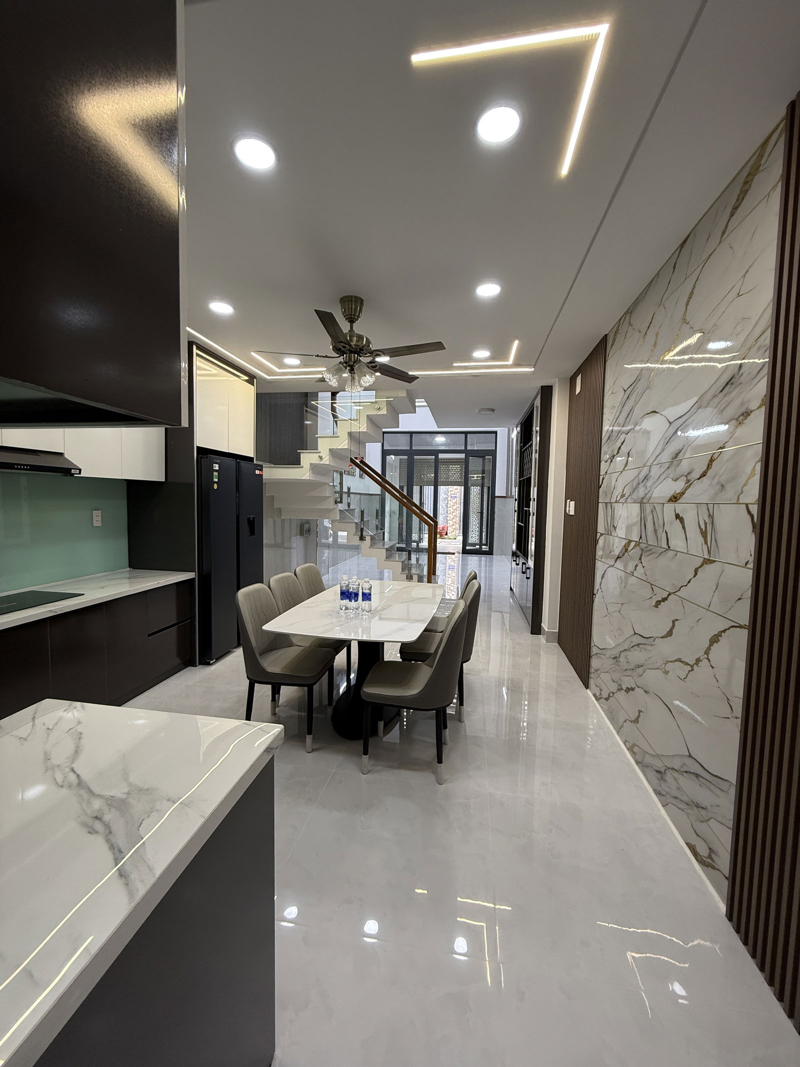 Bán Nhà Đẹp Khu VIP Quận 12 - 4 x 16 - 5 Tầng - Full Nội Thất Mới 100% - XH Thông Khắp Nơi - Chỉ Nhỉnh 6Tỷ.