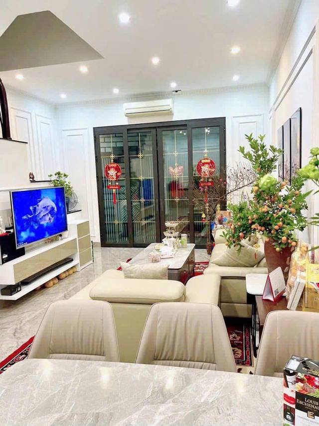 Bán nhà đẹp Dốc Tam Đa, Quận Tây Hồ 5 tầng, mặt tiền 5.1m, diện tích 46m2