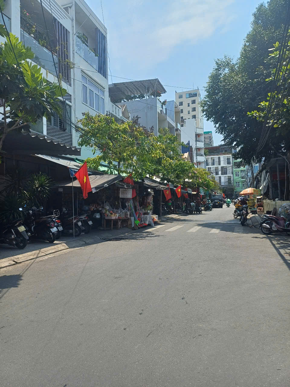 BÁN NHÀ MẶT TIỀN, DIỆN TÍCH 125M2, NGANG 8M, SÁT BIỂN PHẠM VĂN ĐỒNG - SƠN TRÀ - ĐÀ NẴNG