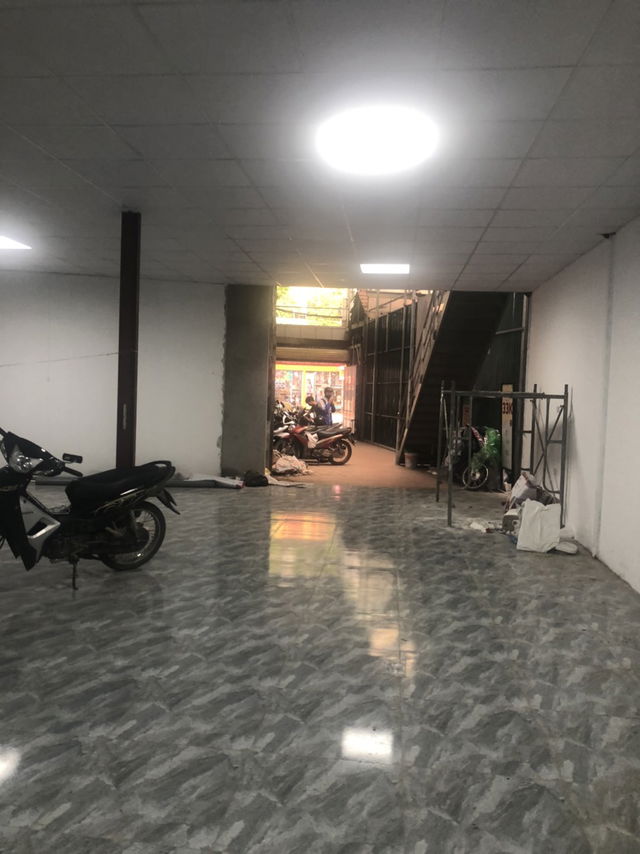 BÁN NHÀ MẶT ĐƯỜNG XUÂN THỦY. CẦU GIẤY. DT 374M2. MT 3,8M. 105TỶ