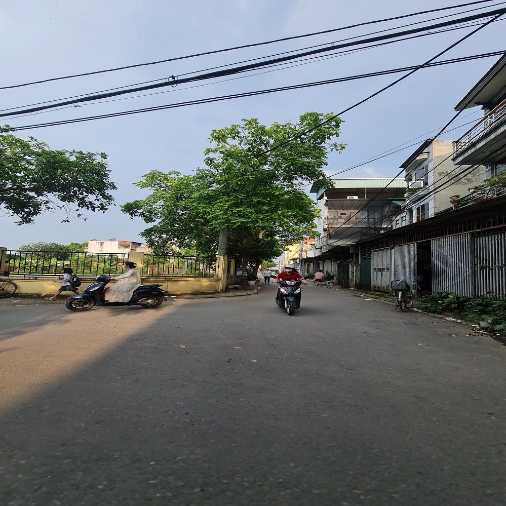 Đất Đông Dư, 7 chỗ thông, vào nhà. 77m2, mt 5m. 6 tỷ x. Lh 0989894845
