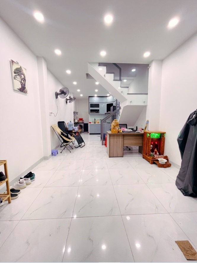 Bán nhà mặt tiền TTN06, 40m ra Phan Văn Hớn giá chỉ hơn 7 tỷ