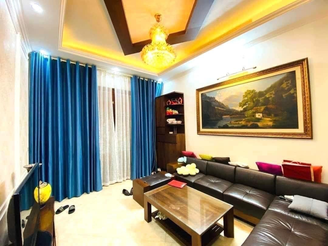 Chỉ duy nhất 1 căn đường Láng - Đống Đa– 45m², 4 tầng, gần phố ở ngay, giá 10.3 tỷ lh 0817606560