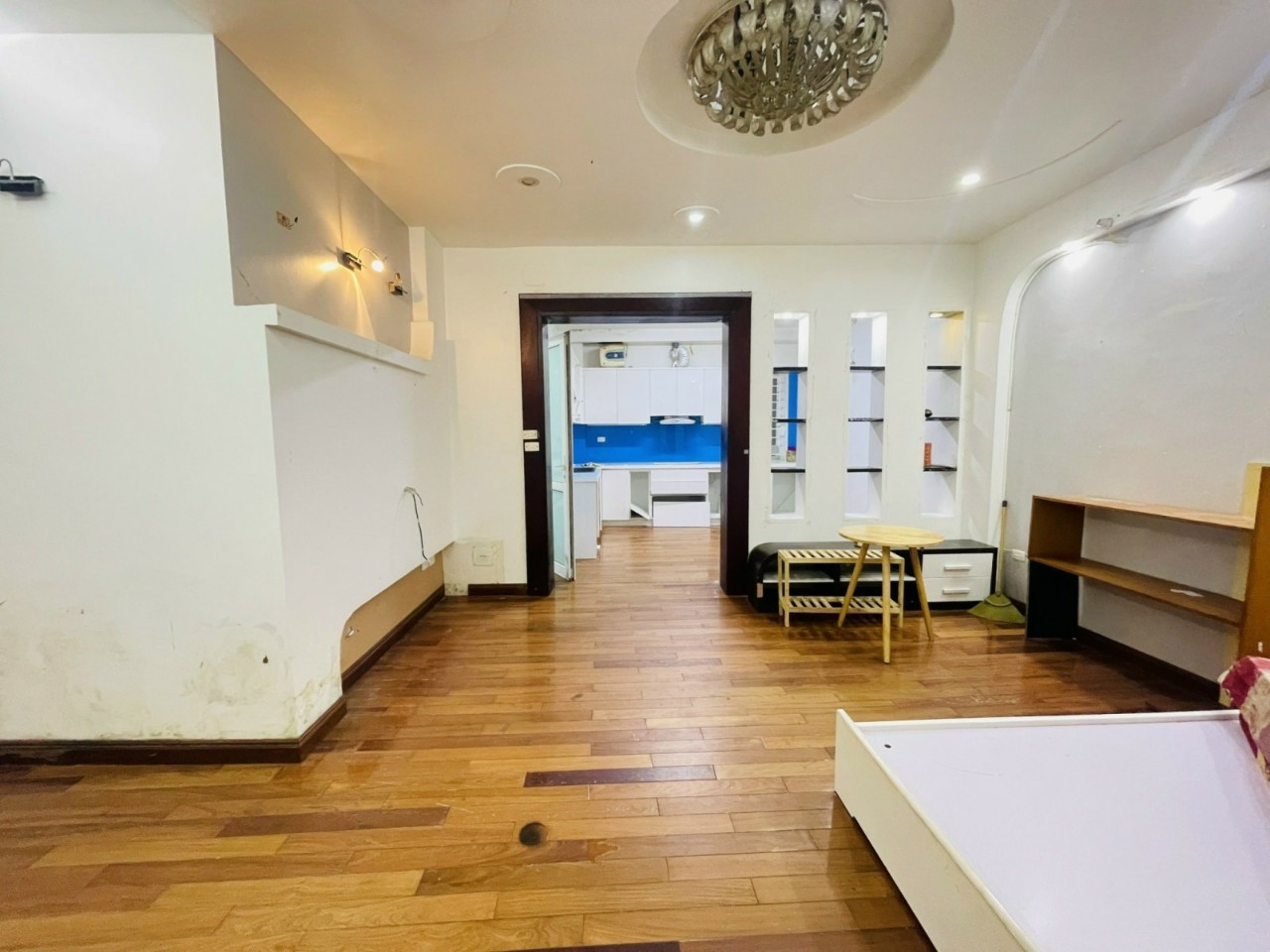 MẶT NGÕ THÔNG KINH DOANH - PHƯƠNG CANH – PHÂN LÔ – LÔ GÓC – Ô TÔ CHẠY VÒNG QUANH – 40M2 x 5 TẦNG – GIÁ 9.3 TỶ