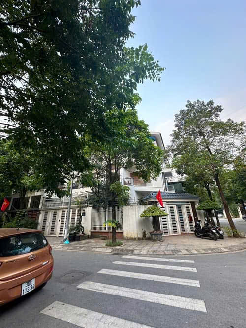 Cắt lỗ nhà Foresa Xuân Phương 91x4T, MT6m, vỉa hè ô tô tránh, 20 tỷ - VIEW CÔNG VIÊN