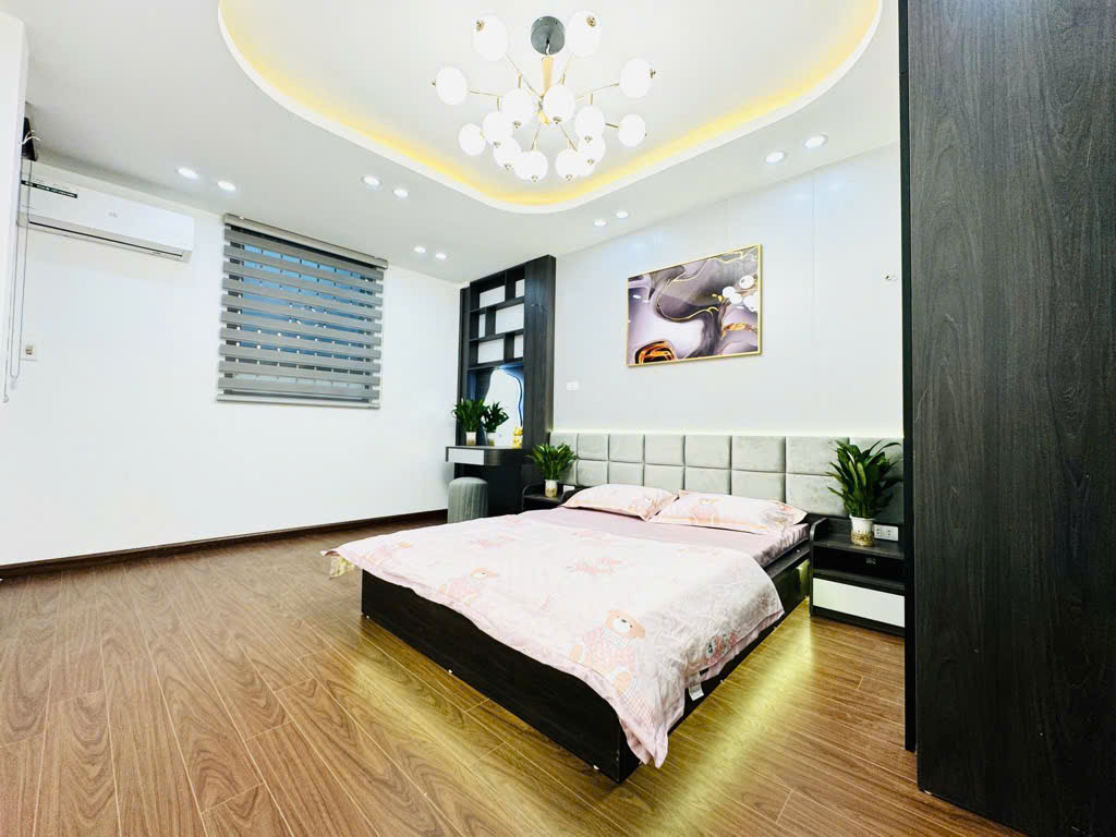 Bán gấp nhà thịnh liệt gần đường ủy ban quận 50m2 x 6 tầng thang máy 9.3 tỷ