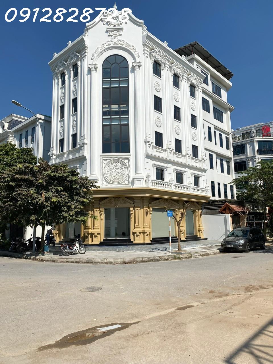 Cho thuê biệt thự ngõ 214 Nguyễn Xiển ,120m x 5 tầng 1 tum thông sàn , thang máy riêng phù hợp kinh doanh