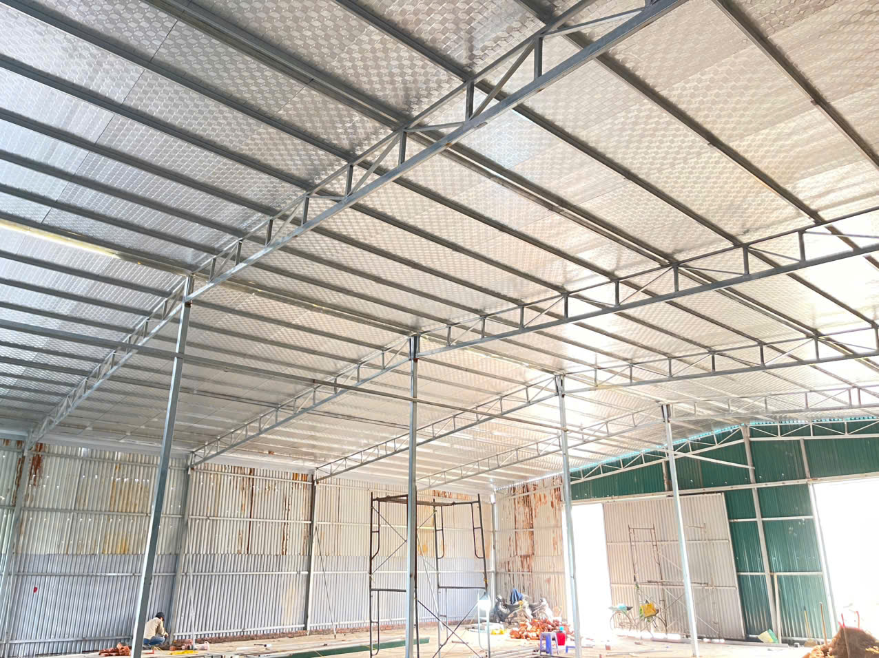 cho thuê kho xưởng tại Triều Khúc, Tân Triều , Hà Nội. Diện tích 400m khung thép hộp cao 7m , mái chống nóng xe15 tấn