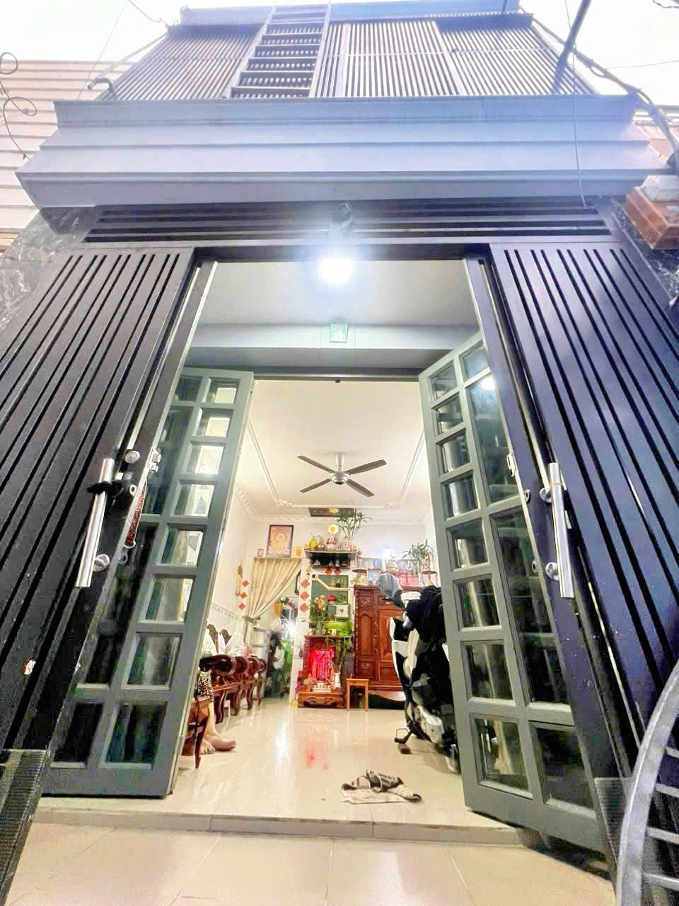 BÁN NHÀ ĐẸP 02 TẤM BTCT - Trục Đường Hoàng Diệu , Quận 4 HƠN 3 TỶ Ngang 3.4x dài 11,7m