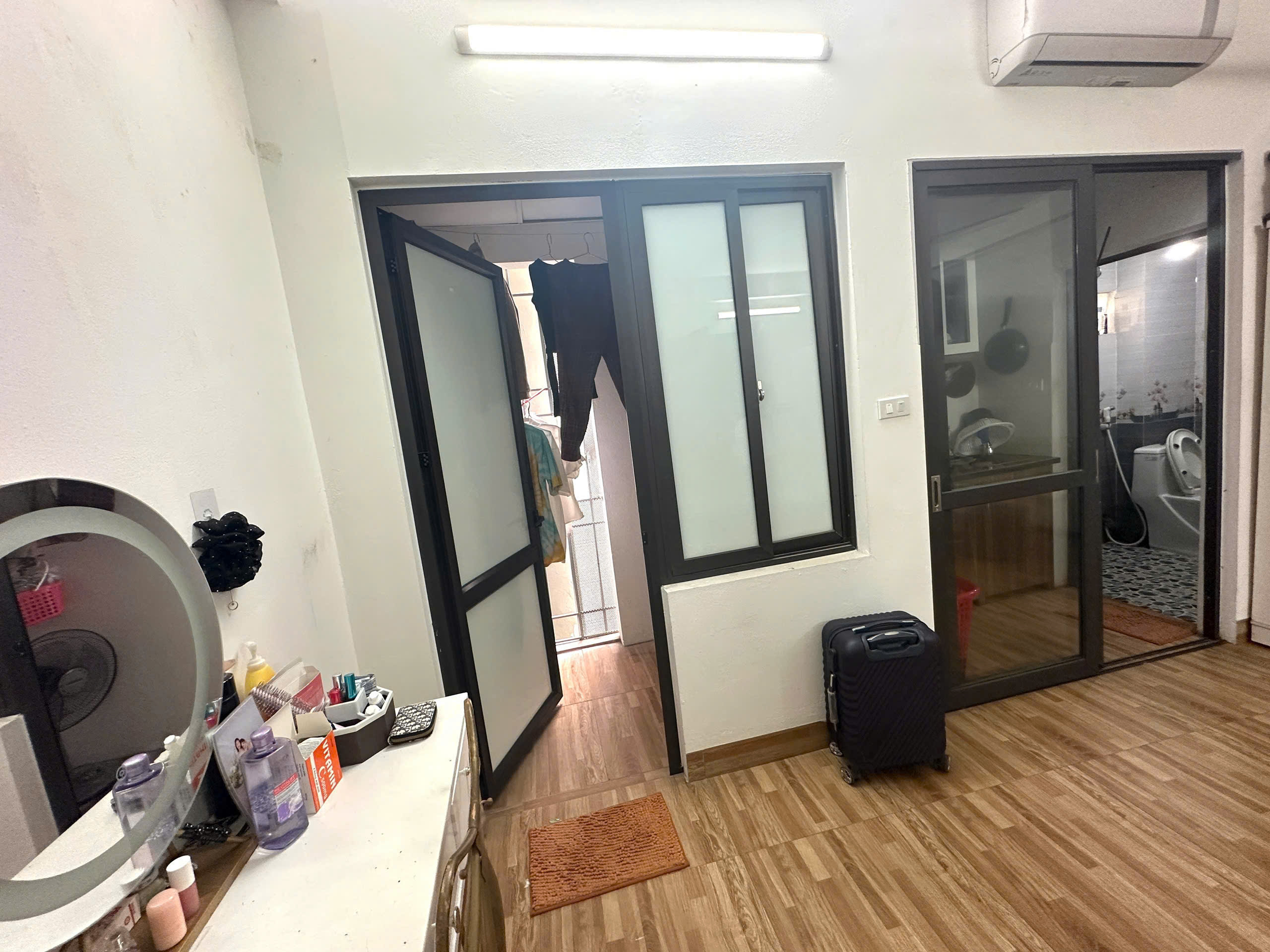 GÓC PASS PHÒNG KHÉP KÍN 30M2 TẠI TRUNG HÒA, CẦU GIẤY, HÀ NỘI