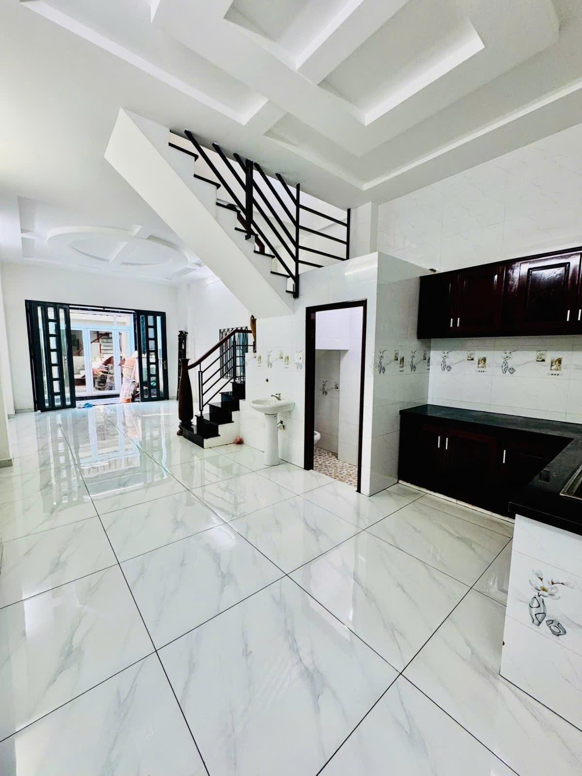 RẤT GẤP BÁN, Nhà 2Tầng, 43m2(4.5x10) PHẠM VĂN CHIÊU GÒ VẤP chỉ 4.x Tỷ.