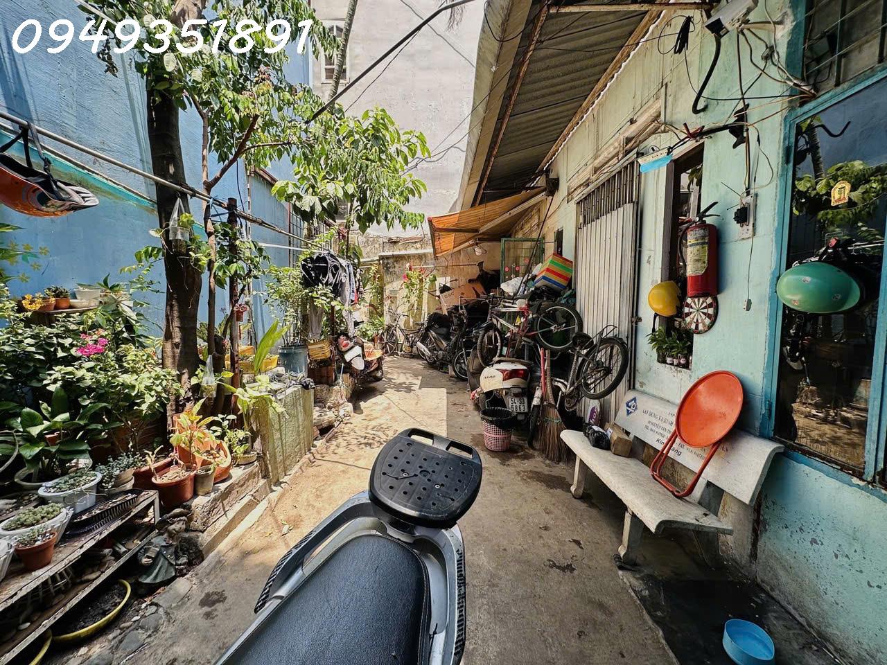 NHÀ NÁT BÌNH THẠNH 210M2 CẤP4 NGANG 15M SHR HOÀN CÔNG ĐỦ GIÁ 12,2Tỷ LH 0949351891