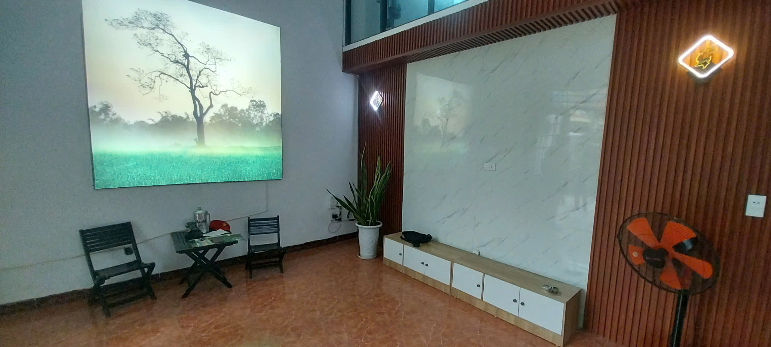 ♣ Kiệt 3m Mẹ Nhu 115m2, ngang 5.5m vuông nét, gác lửng sạch, 3PN, sân rộng, luồn thoáng mát cả ngày, 2.95 tỷ