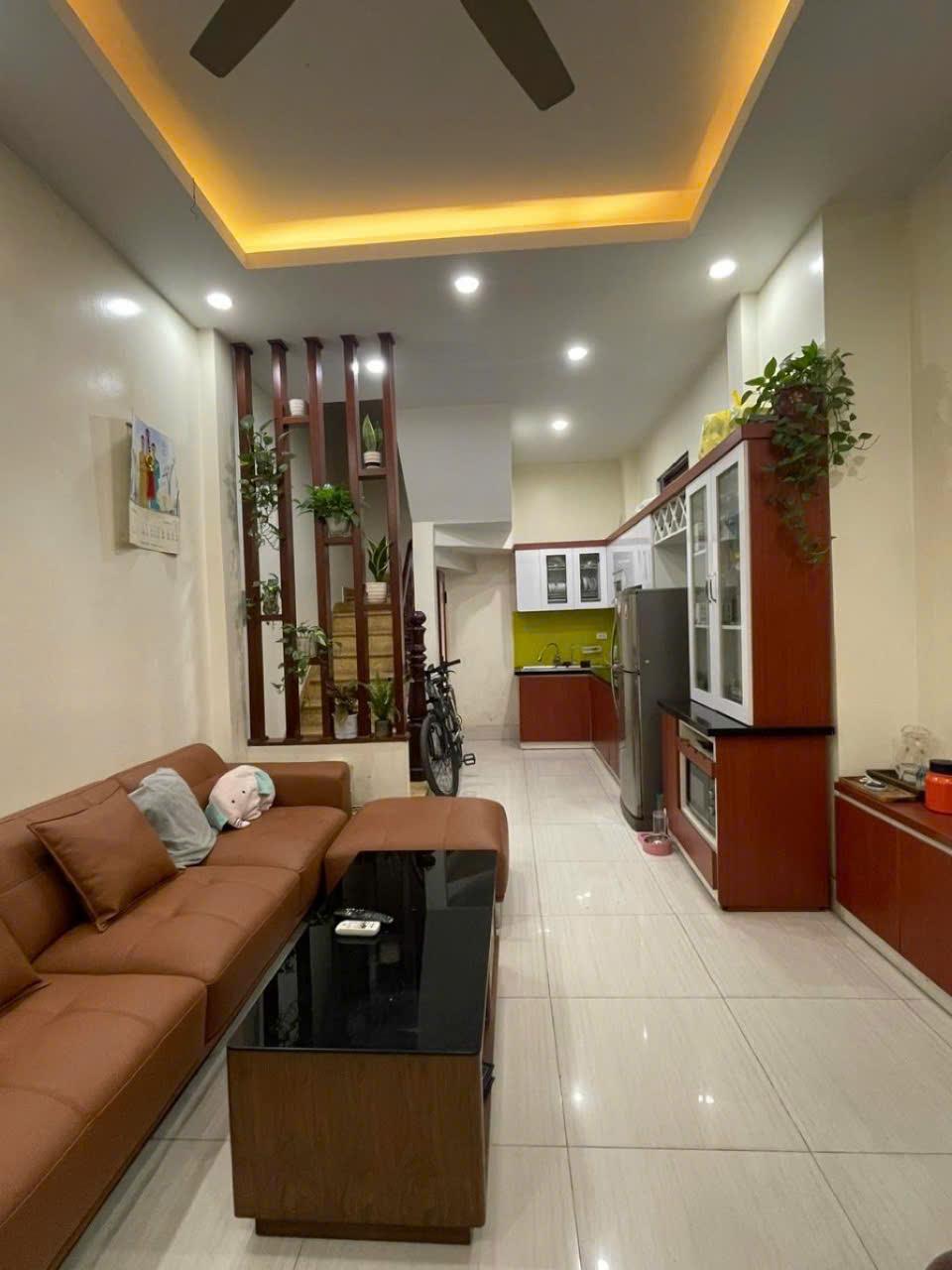 LÔ GÓC - VỊ TRÍ CỰC ĐẸP - KHU VỰC HIẾM NGƯỜI BÁN cần bán nhanh căn nhà tại quận Thanh Xuân, Hà Nội