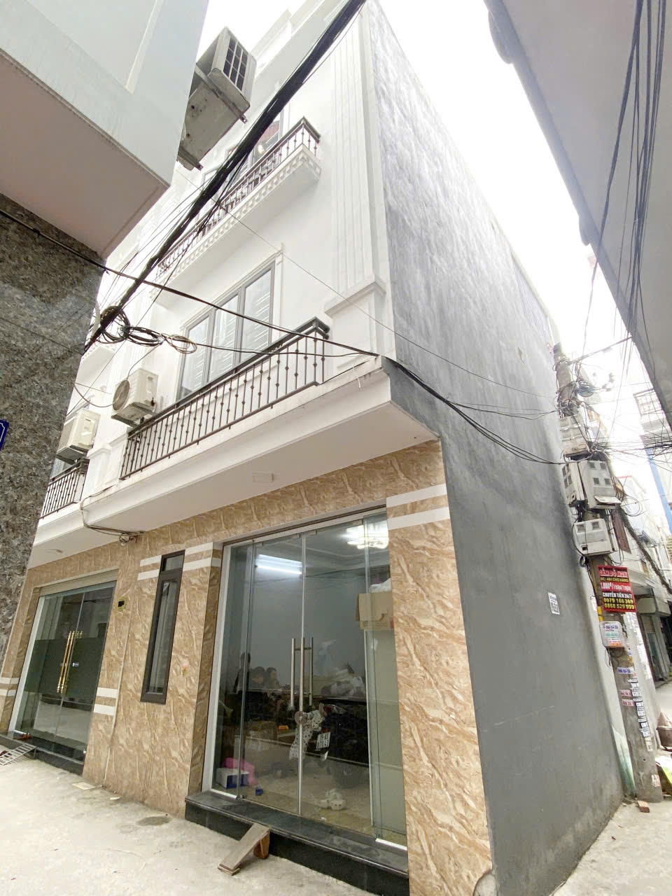 Nhà Thiên Lôi, 48m 3 tầng lô góc, ô.tô đỗ cạnh nhà, Giá 3.35 tỉ, gần Cấp 2 Vĩnh Niệm